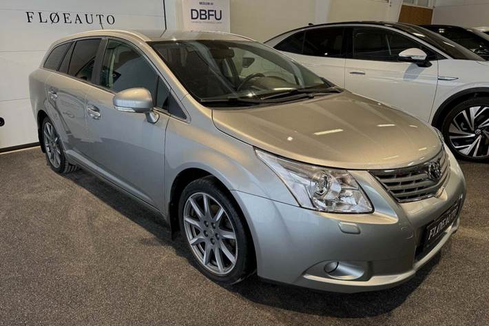 undefined Toyota Avensis fra 2009 set udefra