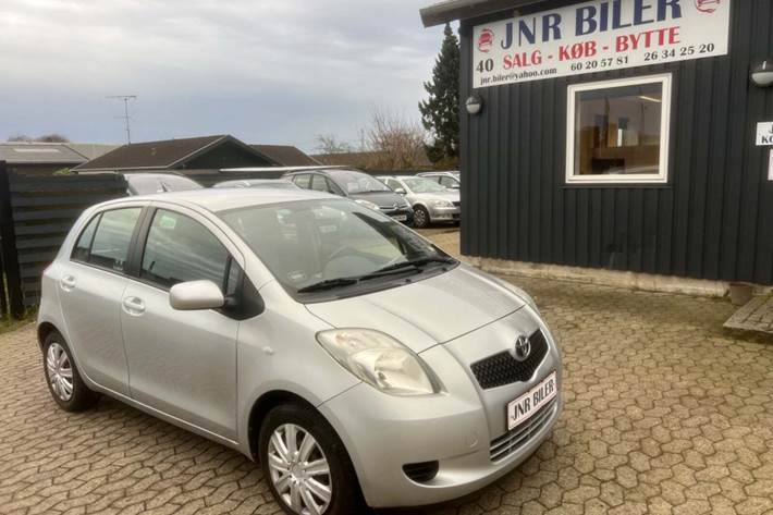 undefined Toyota Yaris fra 2007 set udefra