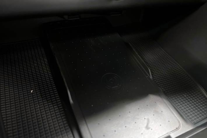 Grå Volvo EX40 fra 2024