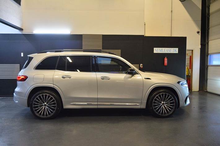 Sølv Mercedes EQB350 fra 2024