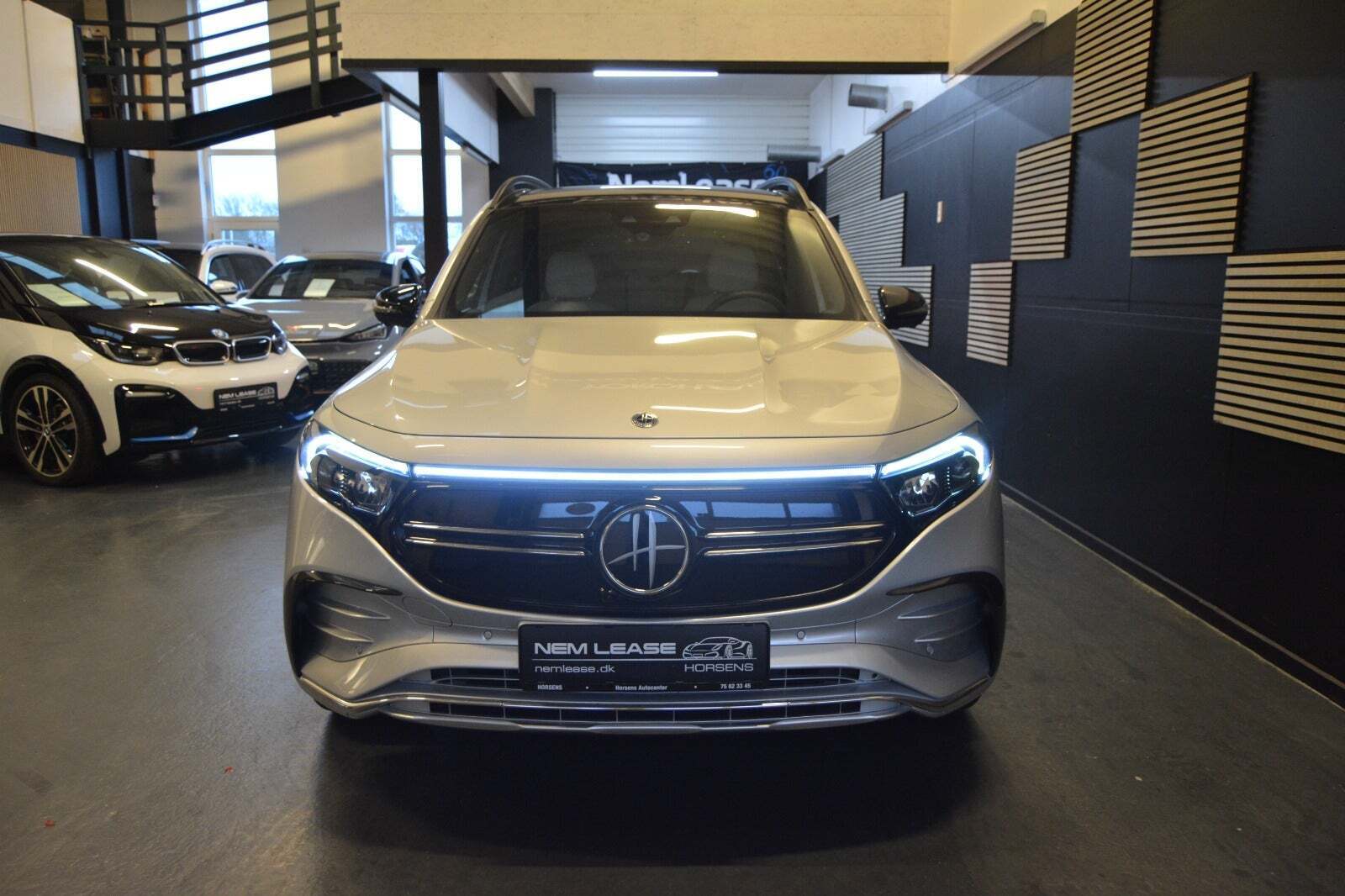 Sølv Mercedes EQB350 fra 2024