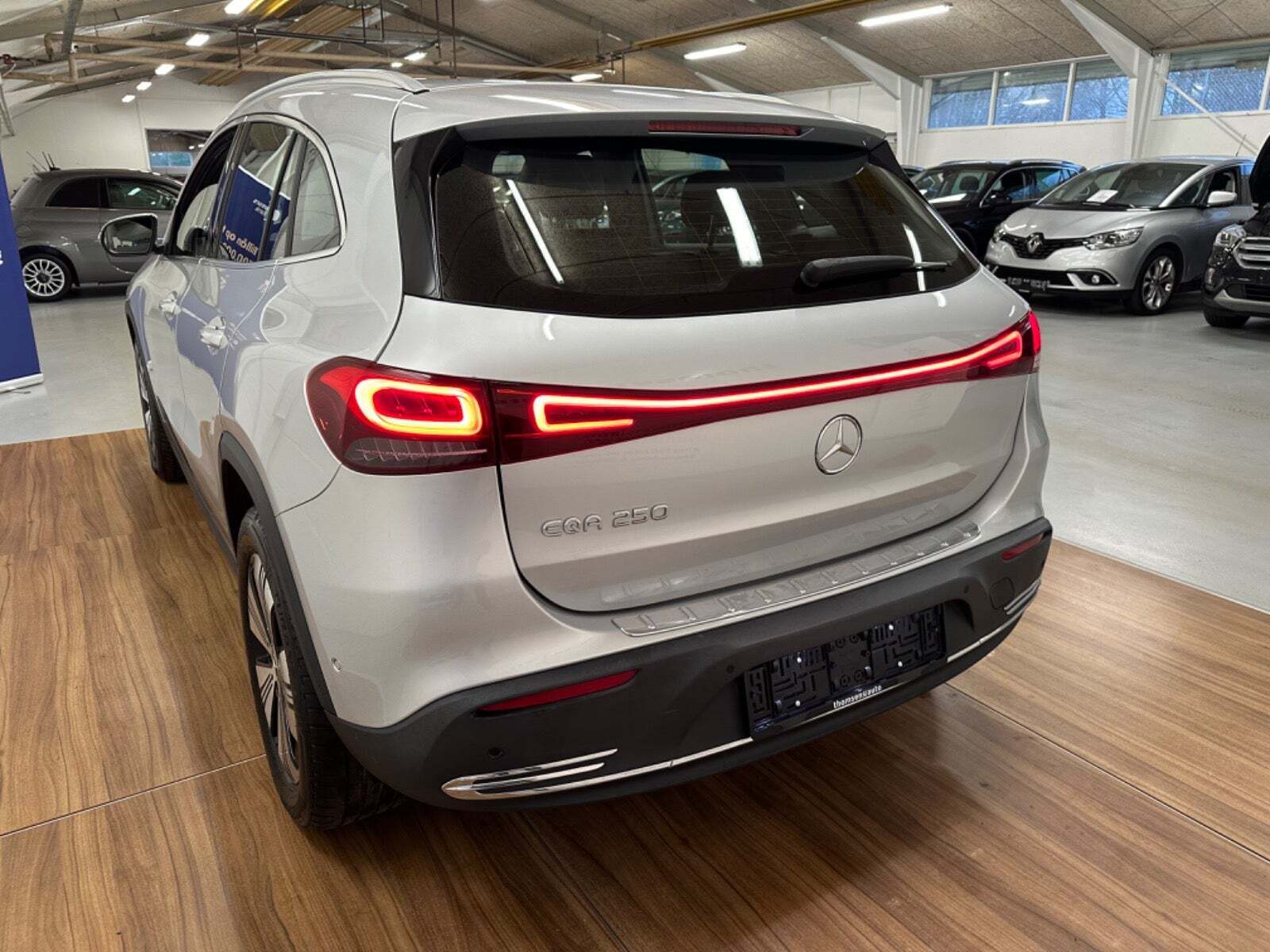 Mercedes EQA250