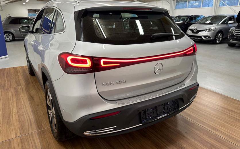 Mercedes EQA250