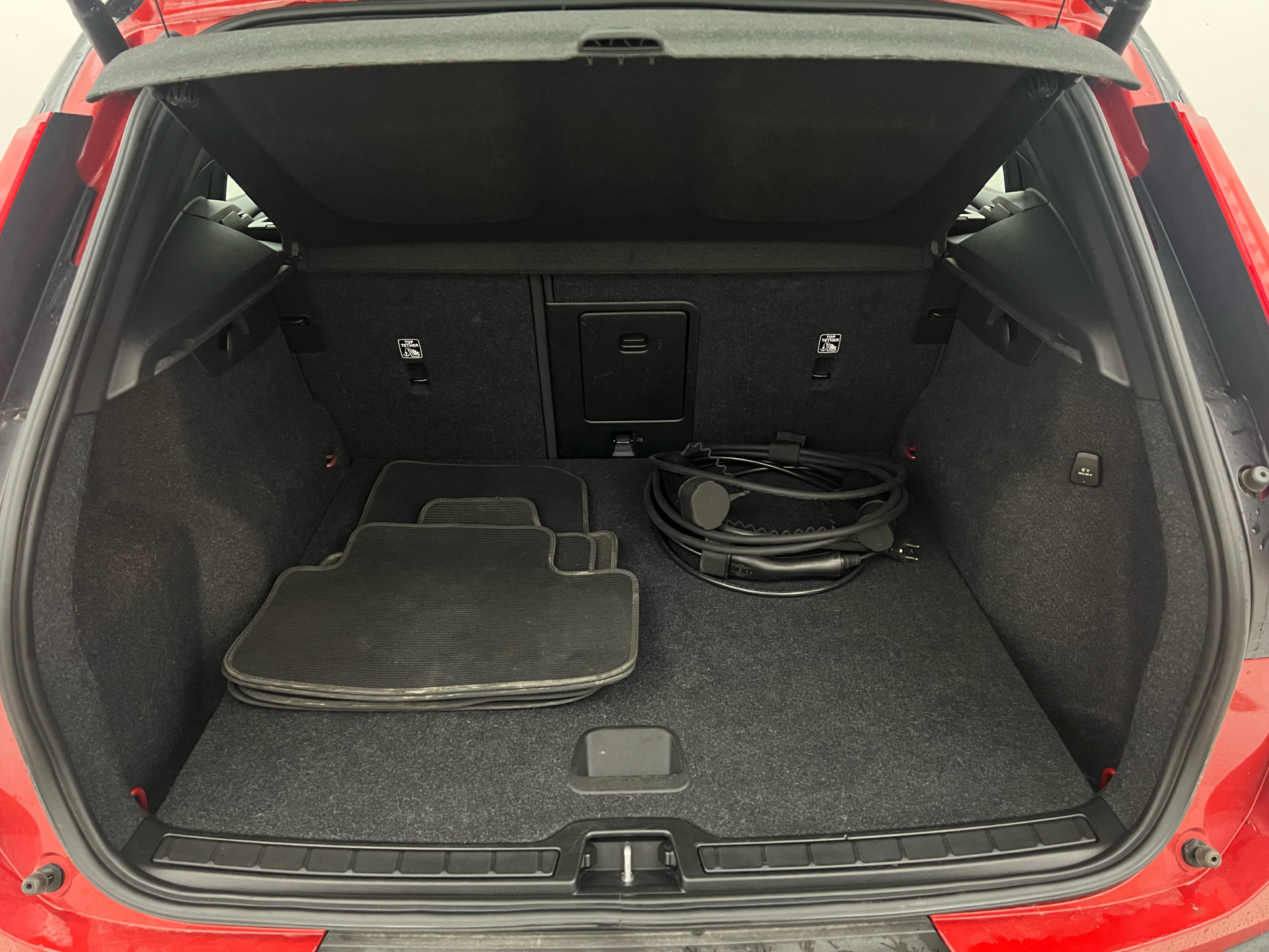 Rød Volvo XC40 fra 2021