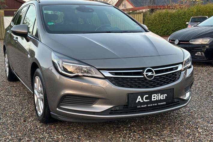 undefined Opel Astra fra 2017 set udefra
