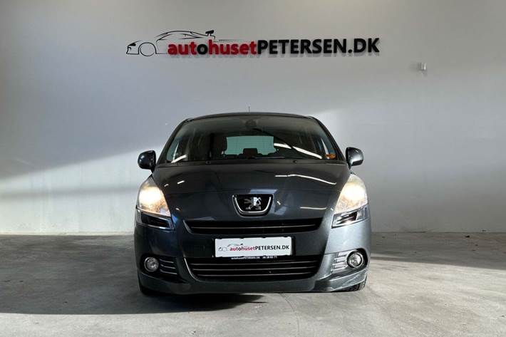 Grå Peugeot 5008 fra 2010