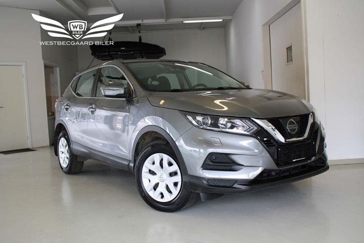 Grå Nissan Qashqai fra 2017 set udefra