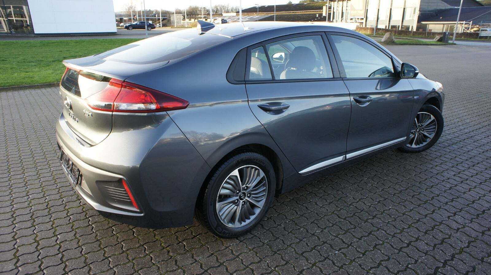 Sort Hyundai Ioniq fra 2020