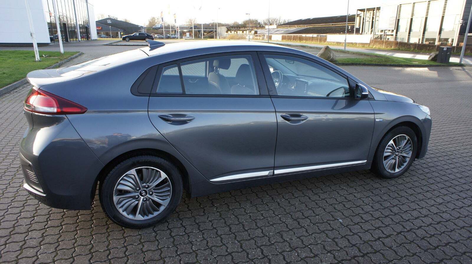 Sort Hyundai Ioniq fra 2020