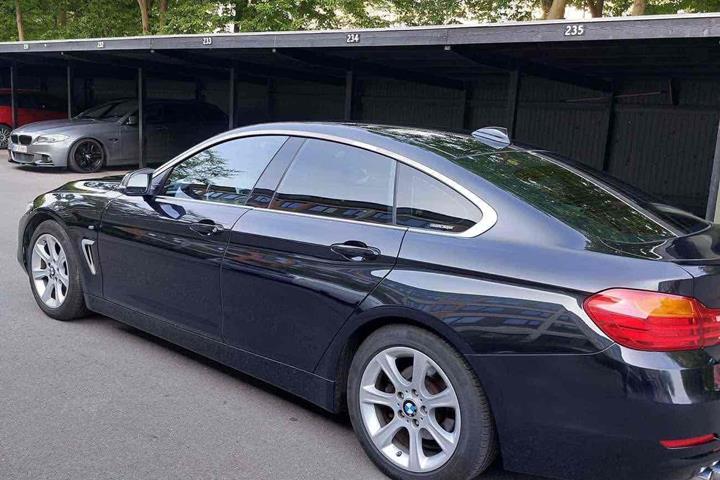Sort BMW 4-serie fra 2017