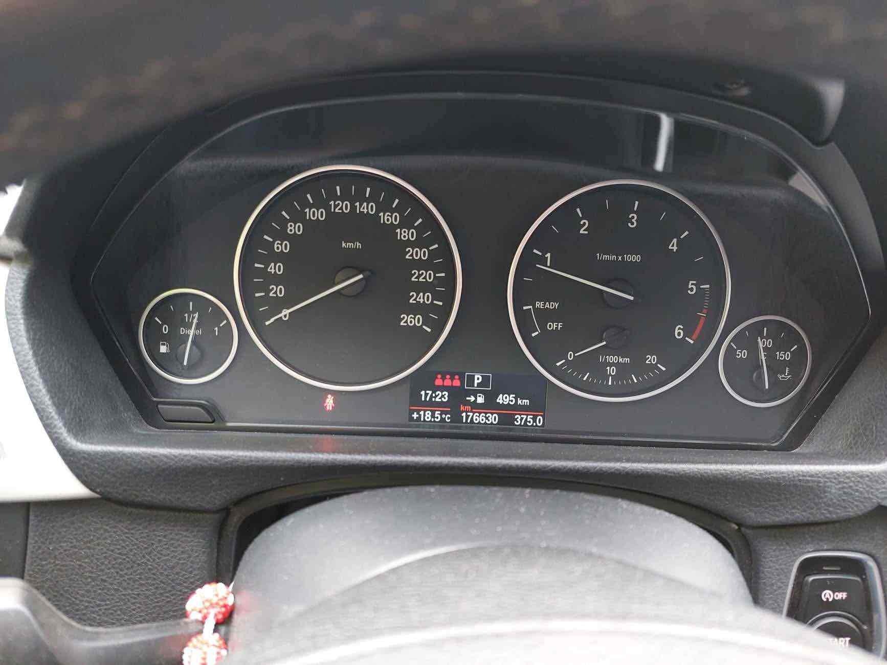 Sort BMW 4-serie fra 2017