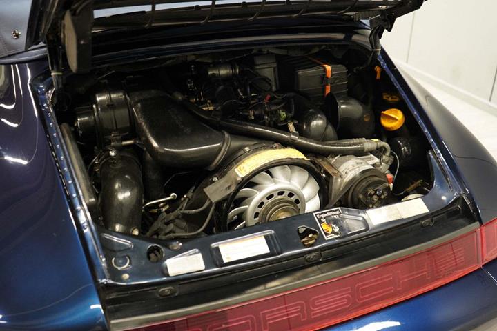 Blå Porsche 911 fra 1991