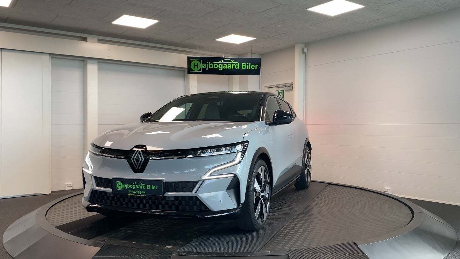 Grå Renault Megane E-Tech fra 2023