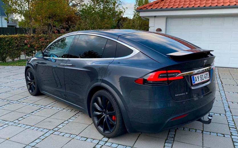 Tesla Model X