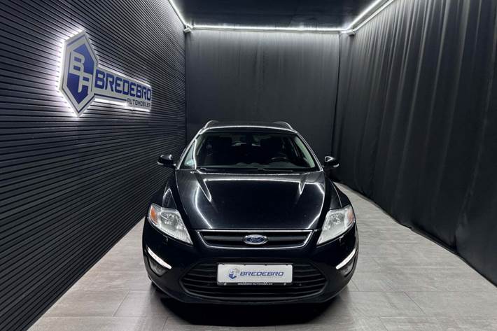 Sort Ford Mondeo fra 2014