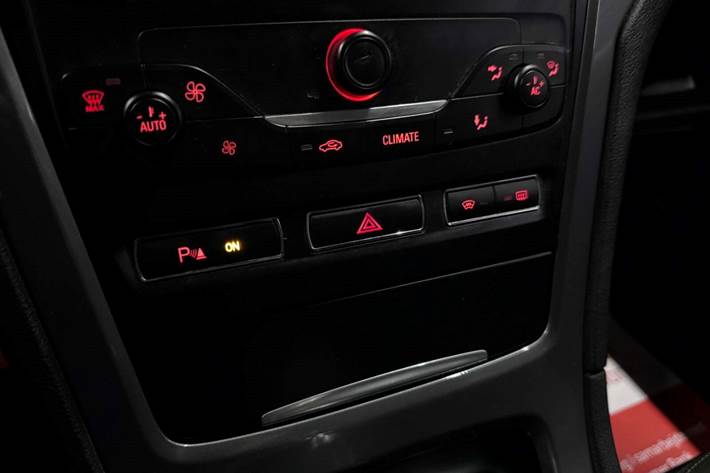 Sort Ford Mondeo fra 2014