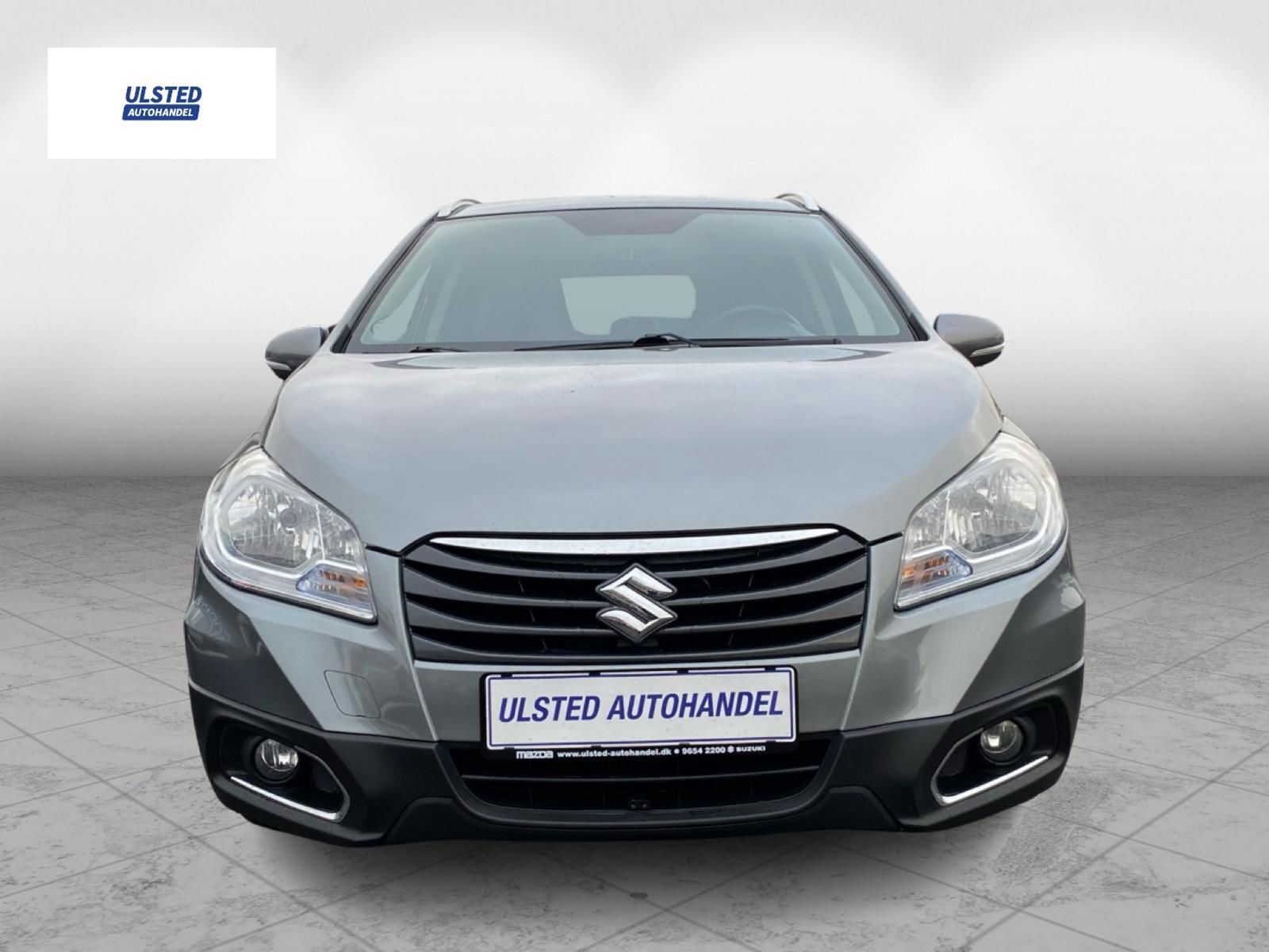 Grå Suzuki S-Cross fra 2015