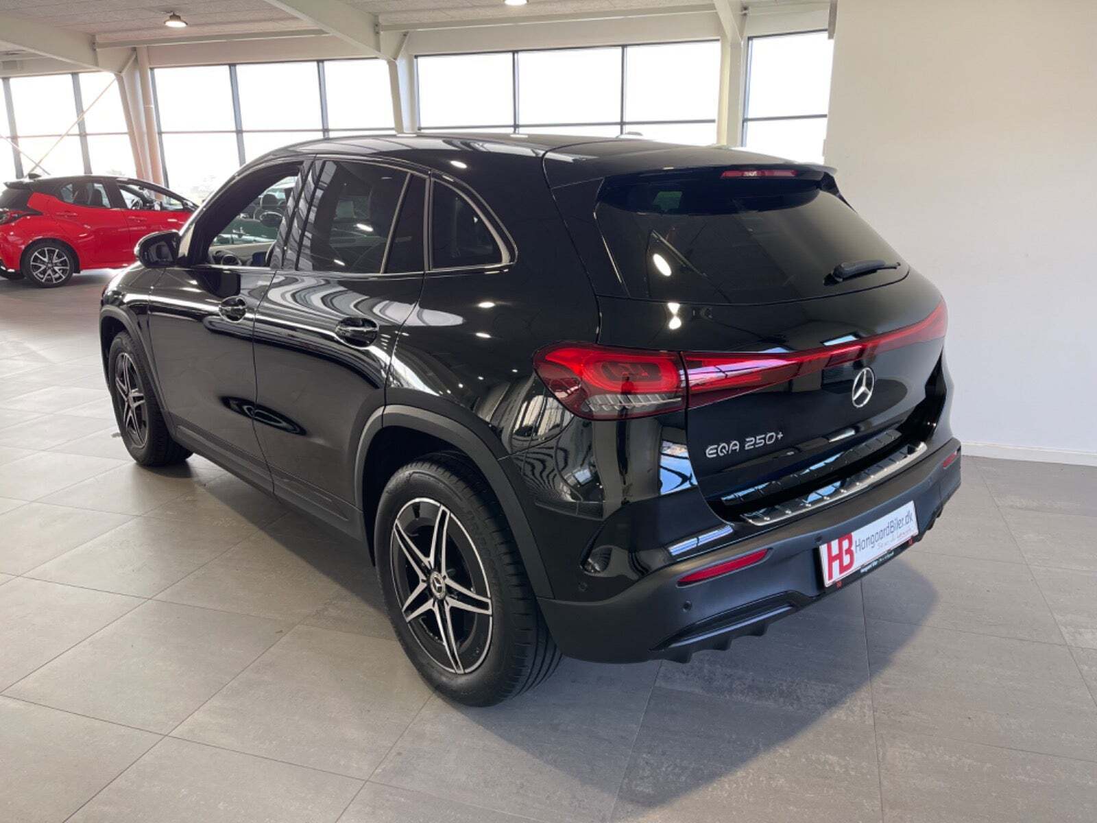 Sort Mercedes EQA250+ fra 2024