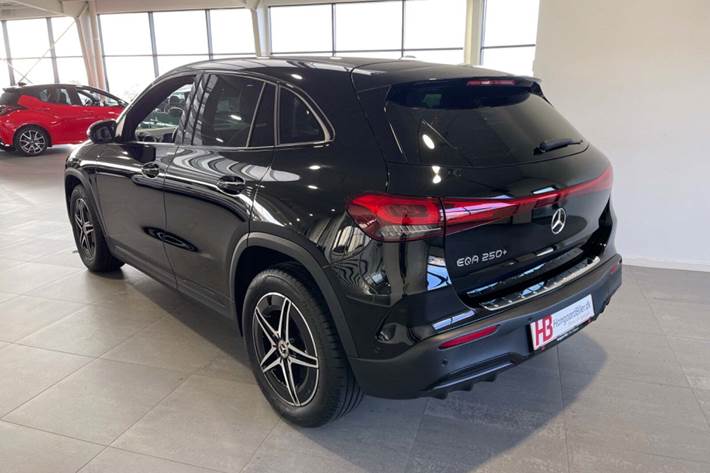 Sort Mercedes EQA250+ fra 2024