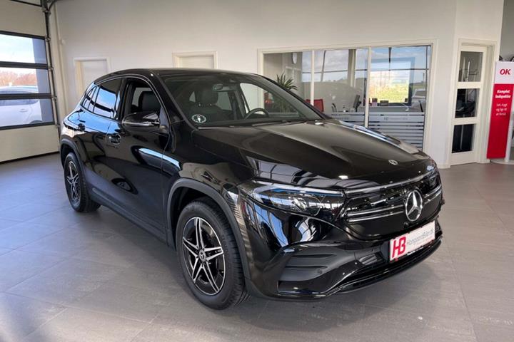 Sort Mercedes EQA250+ fra 2024 set udefra