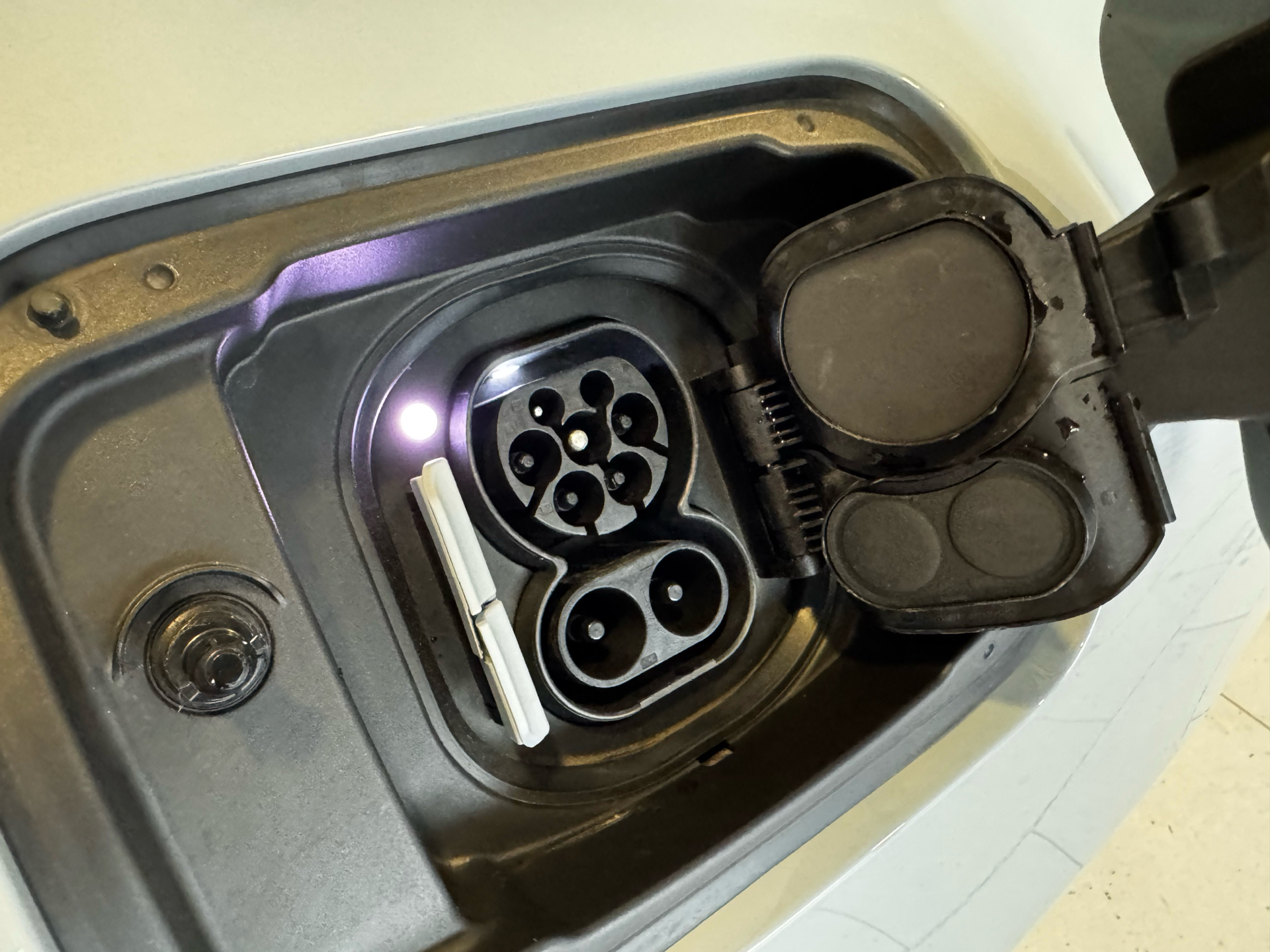 Grå BMW i4 fra 2023