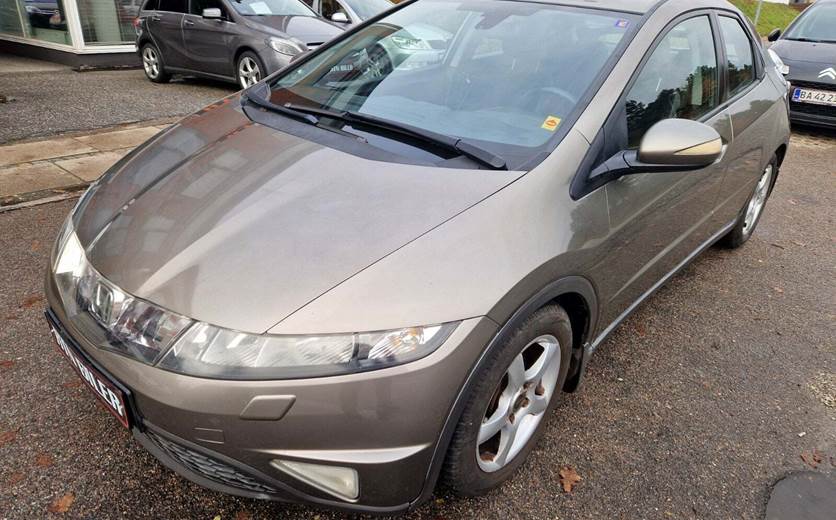 Honda Civic 1,8 Sport
