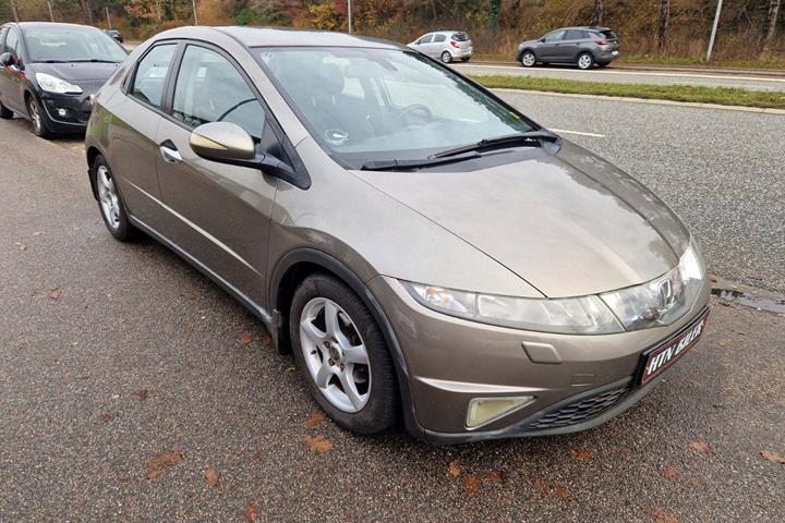 Beige Honda Civic fra 2006