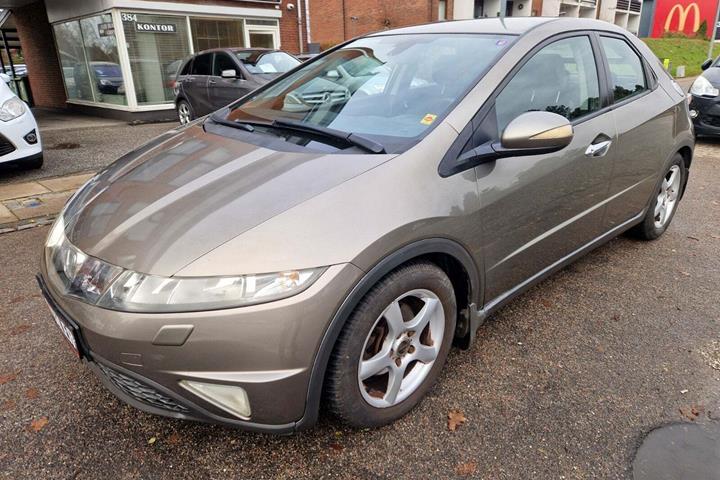 Beige Honda Civic fra 2006