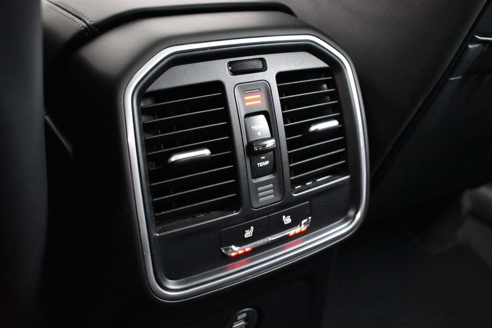 Sort Porsche Macan S fra 2017 set indefra