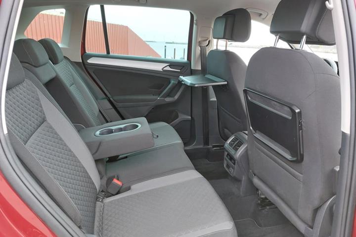 Rød VW Tiguan fra 2016