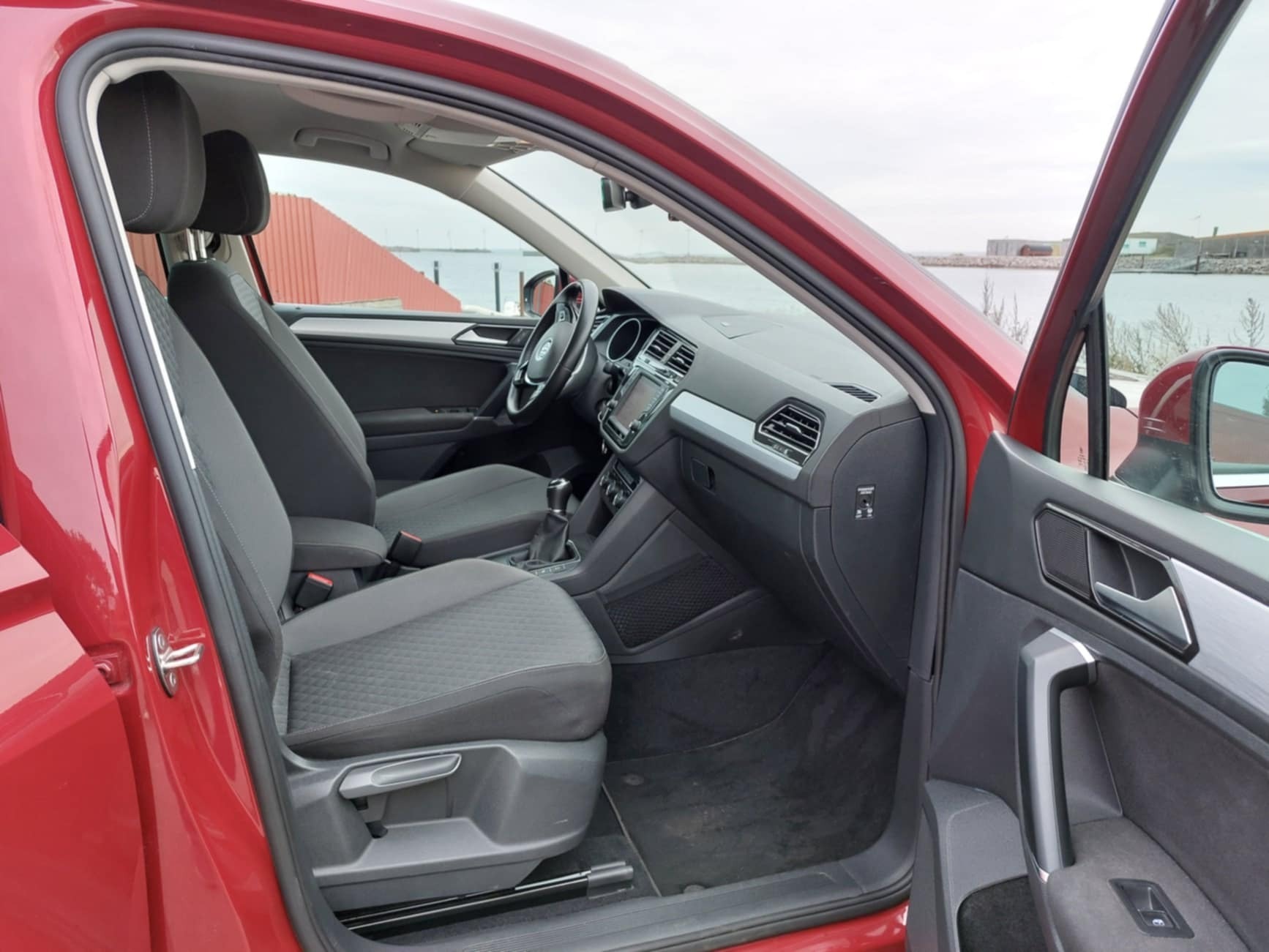 Rød VW Tiguan fra 2016