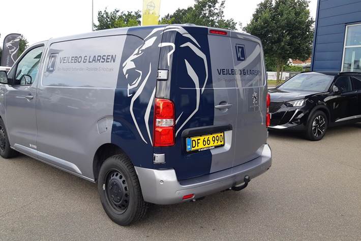 Grå Peugeot Expert fra 2021