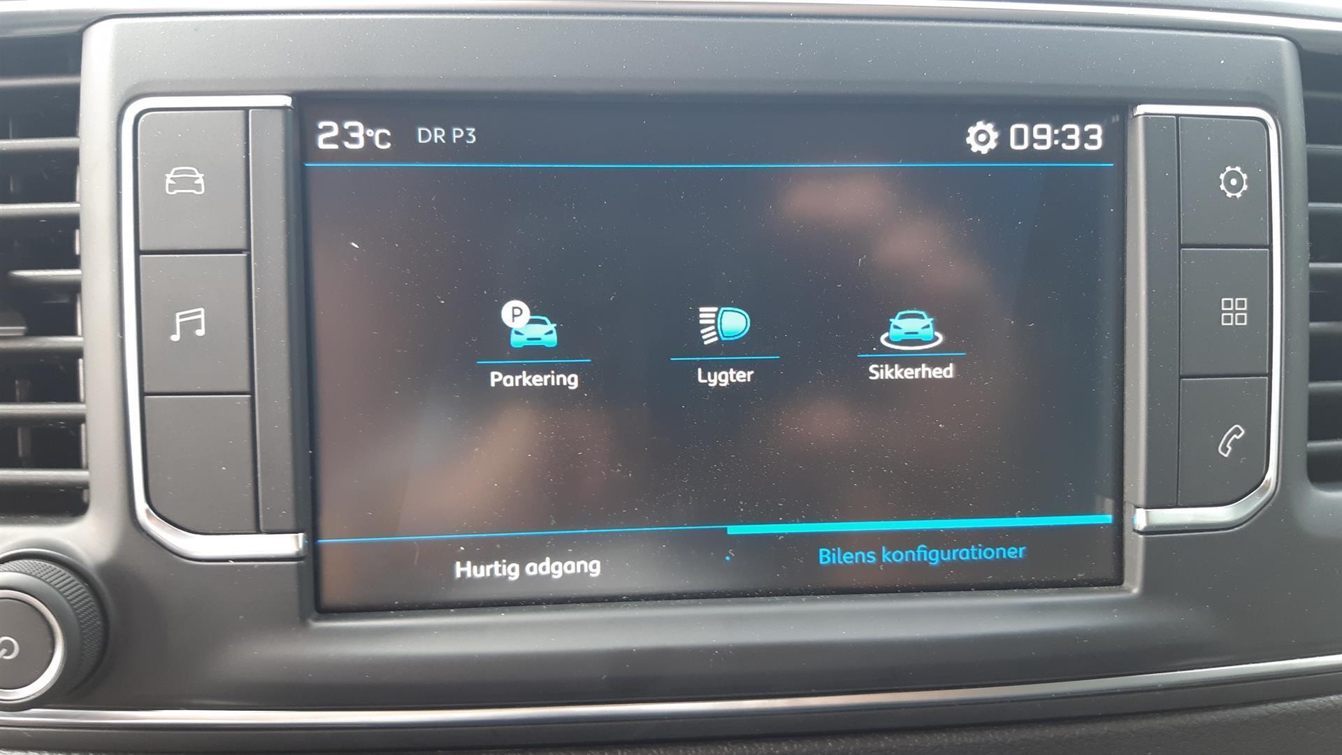 Grå Peugeot Expert fra 2021