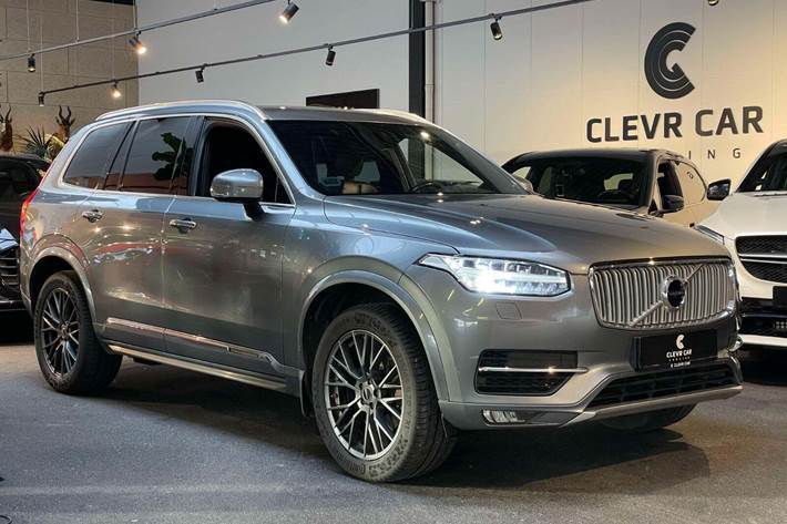 Sølv Volvo XC90 fra 2016 set udefra