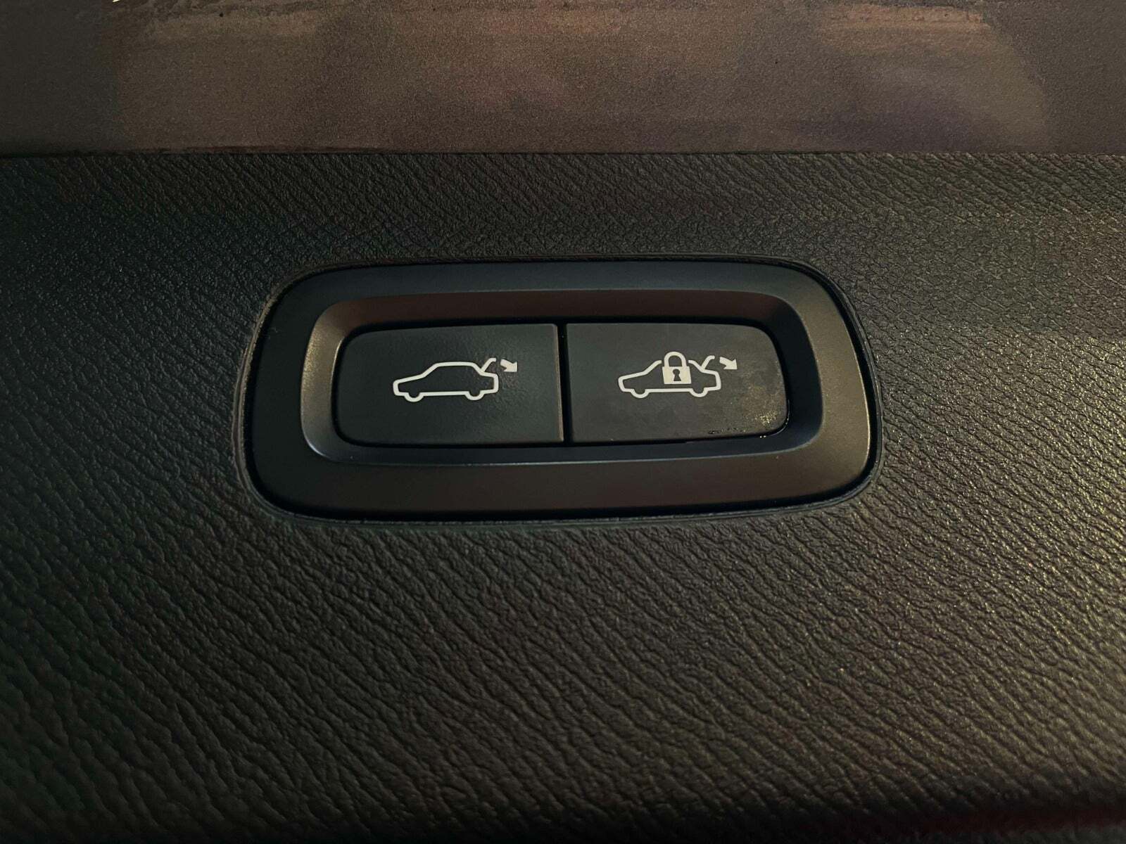 Sølv Volvo XC90 fra 2016