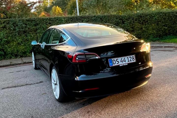 undefined Tesla Model 3 fra 2020