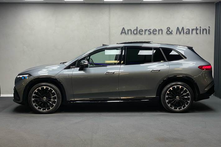 Grå Mercedes EQS 450 fra 2023 set udefra