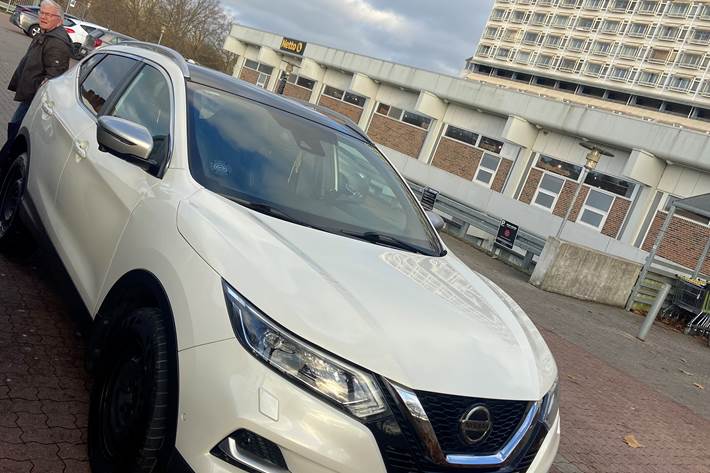 Hvid Nissan Qashqai fra 2019
