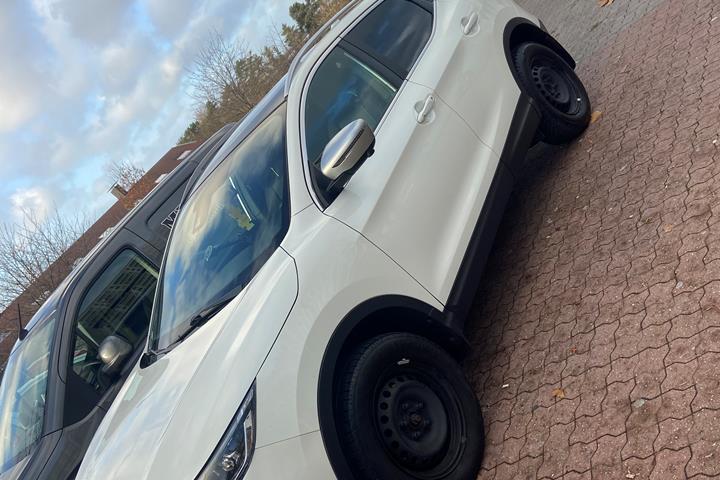 Hvid Nissan Qashqai fra 2019