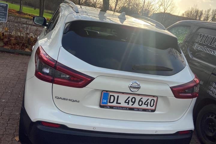 Hvid Nissan Qashqai fra 2019