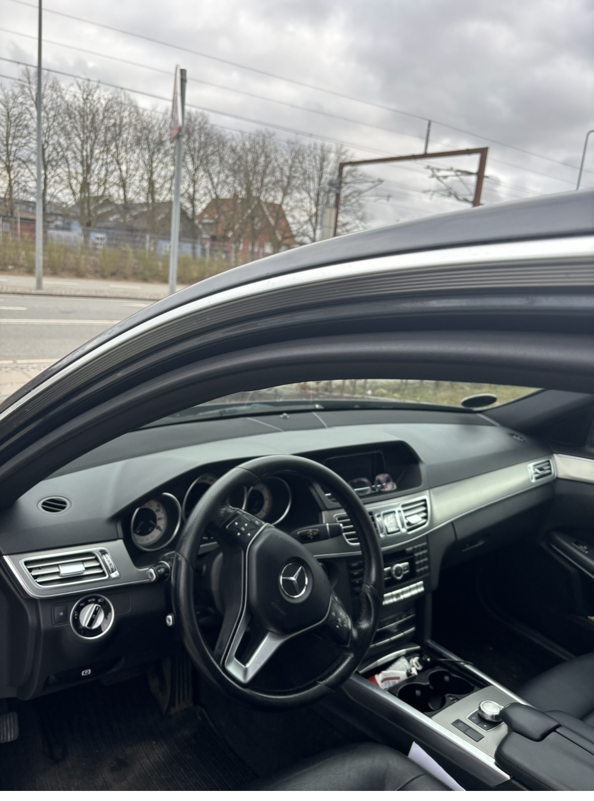 Grå Mercedes E-Klasse fra 2013