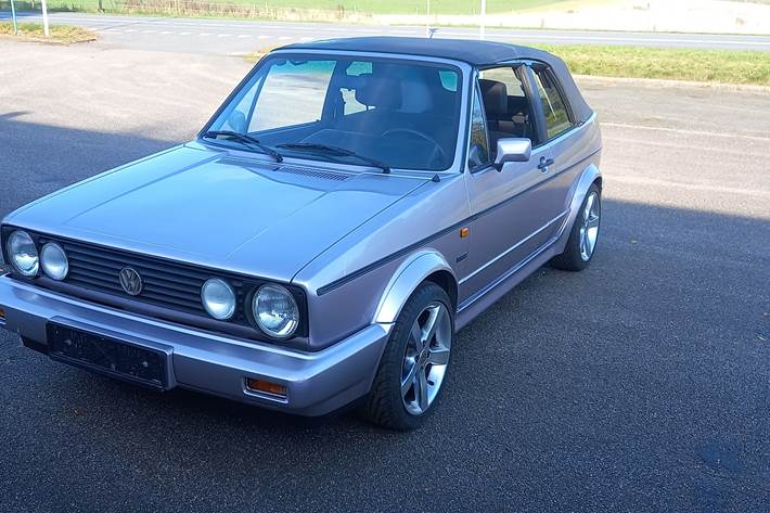 Sølv VW Golf Cabriolet fra 1992