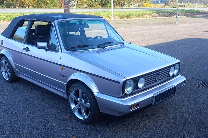 Sølv VW Golf Cabriolet fra 1992