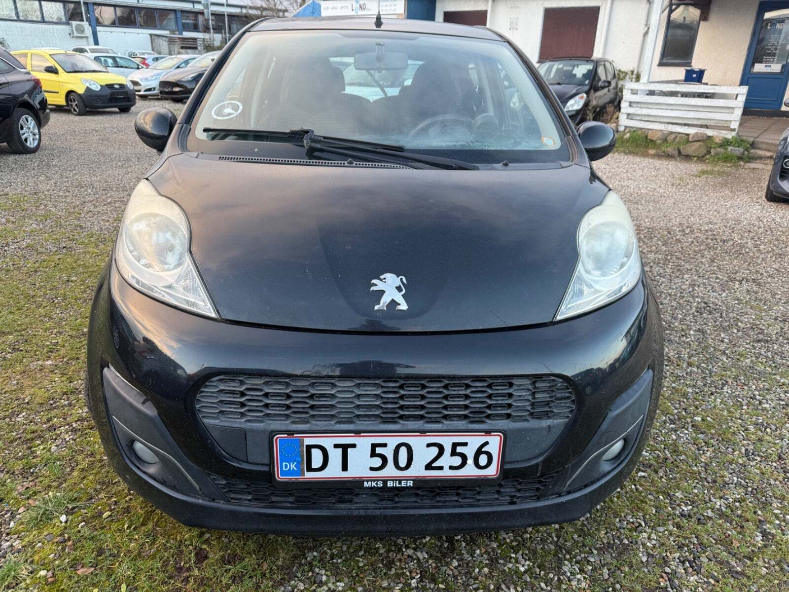 Sort Peugeot 107 fra 2012
