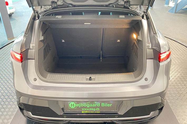 Grå Renault Megane E-Tech fra 2023