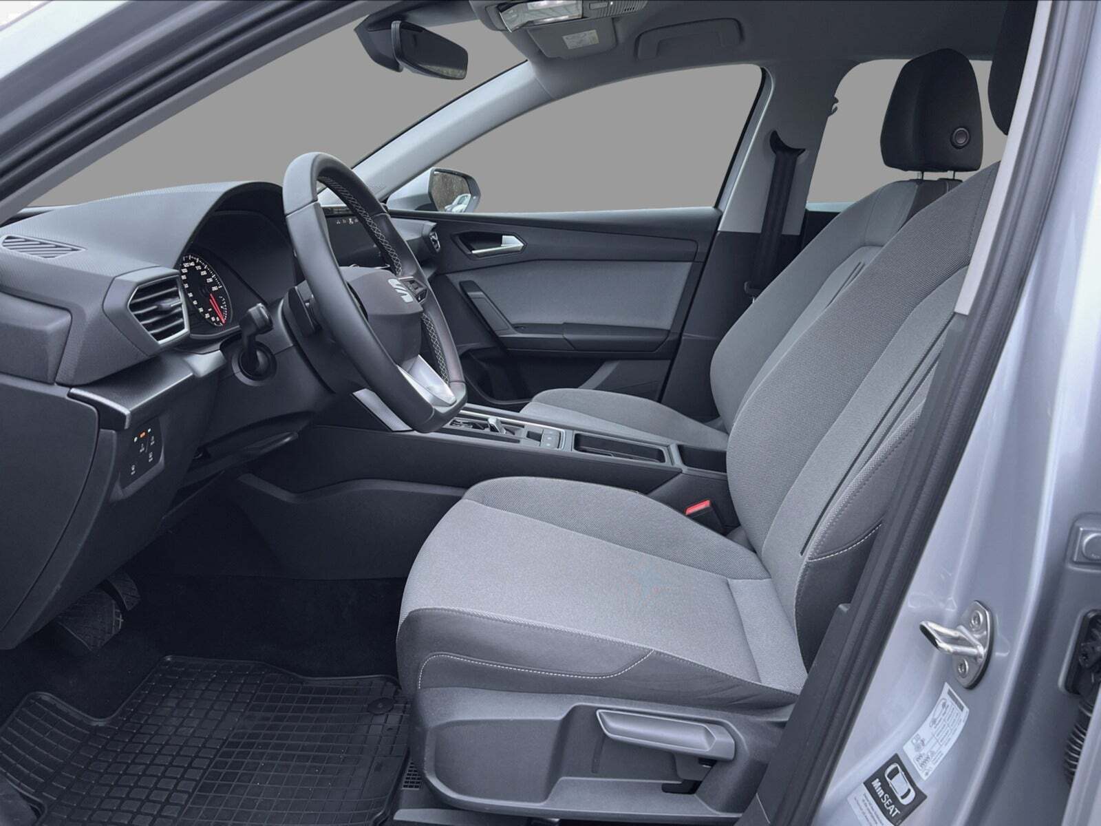 Sølv Seat Leon fra 2024