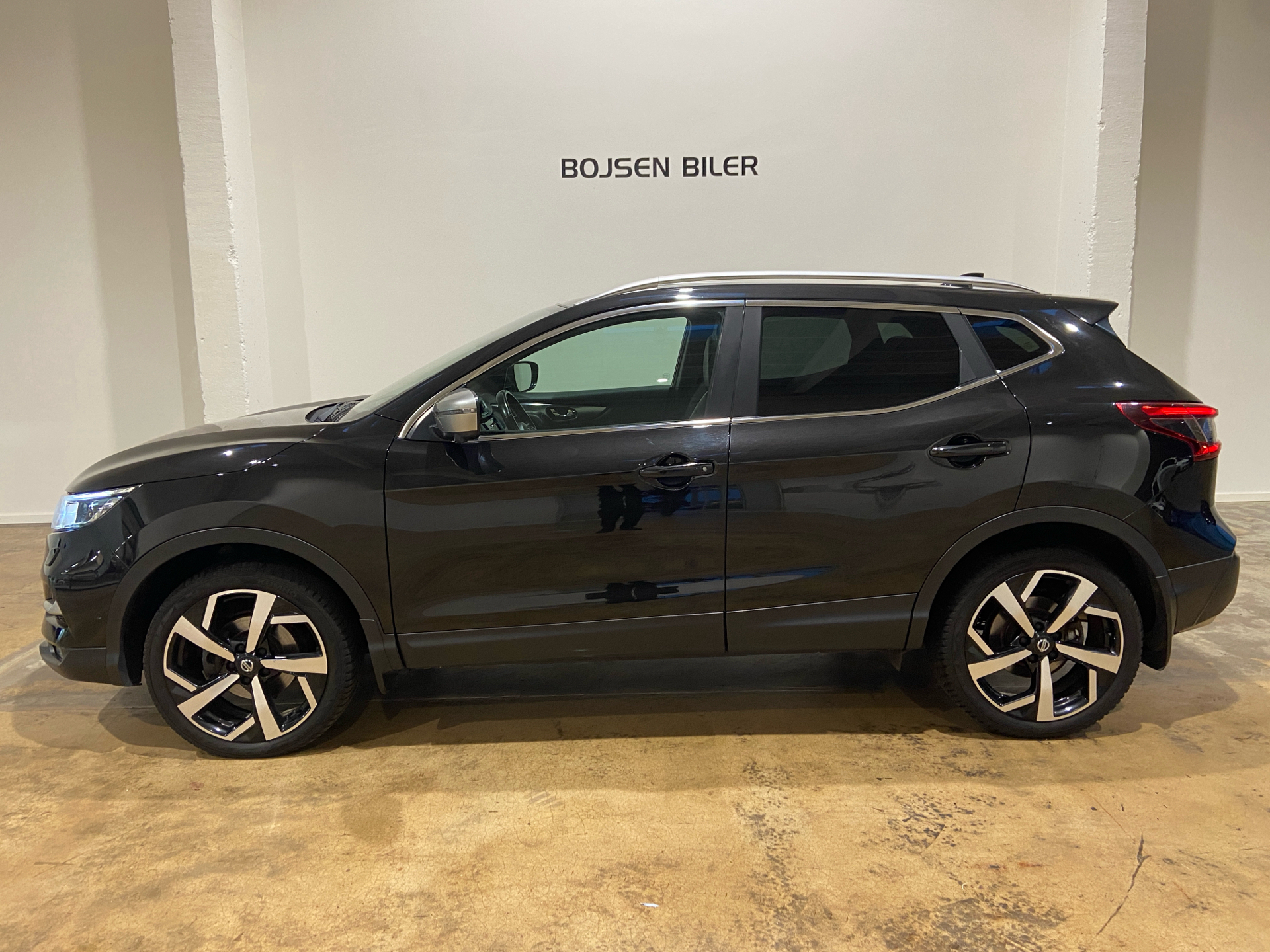 Sort Nissan Qashqai fra 2018