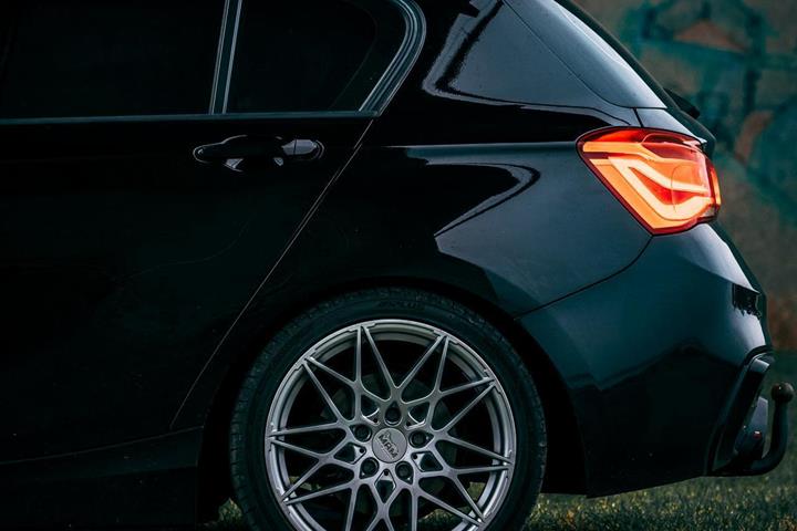 Sort BMW 1-Serie fra 2015