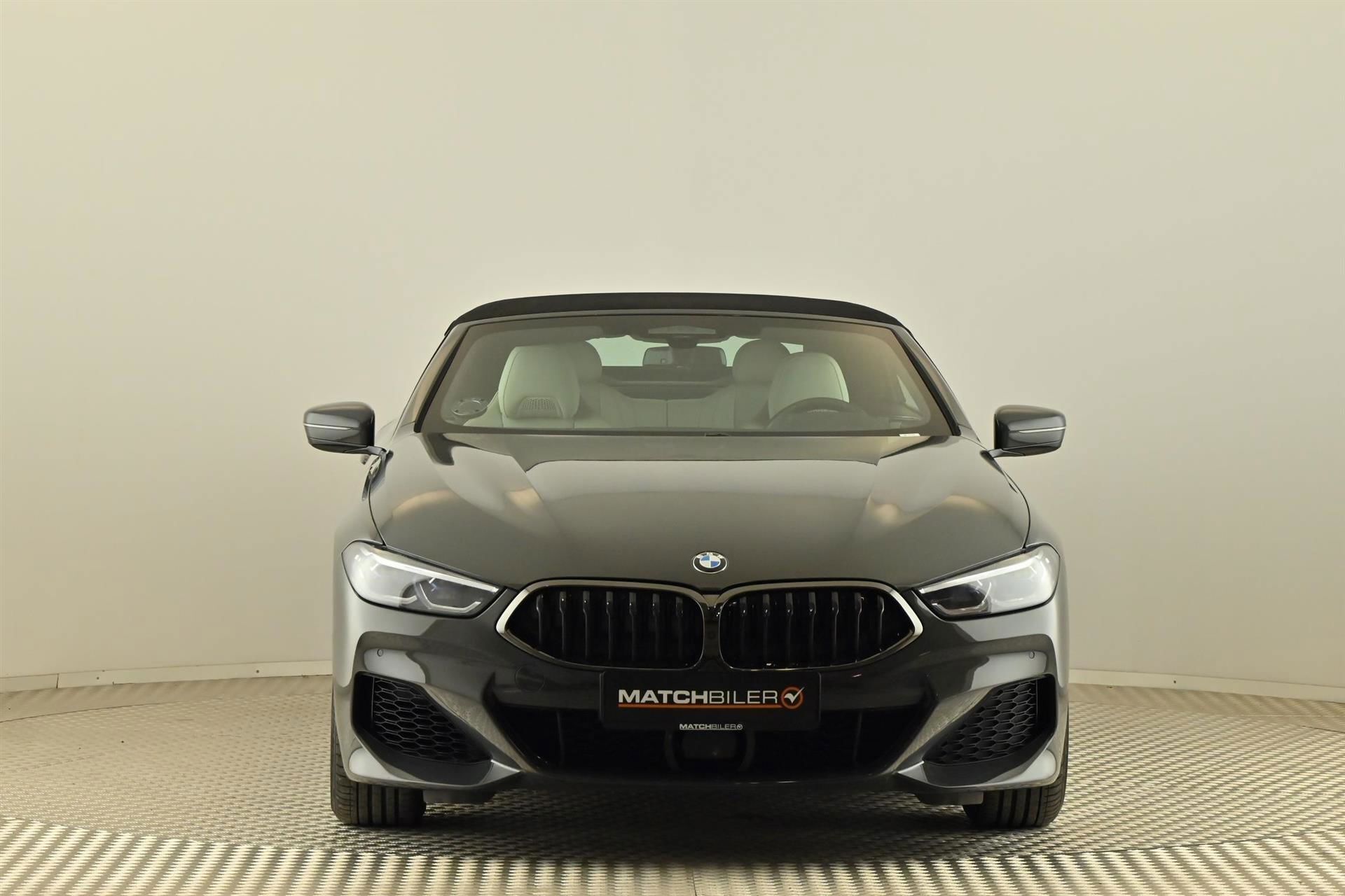 Grå BMW 840i fra 2019