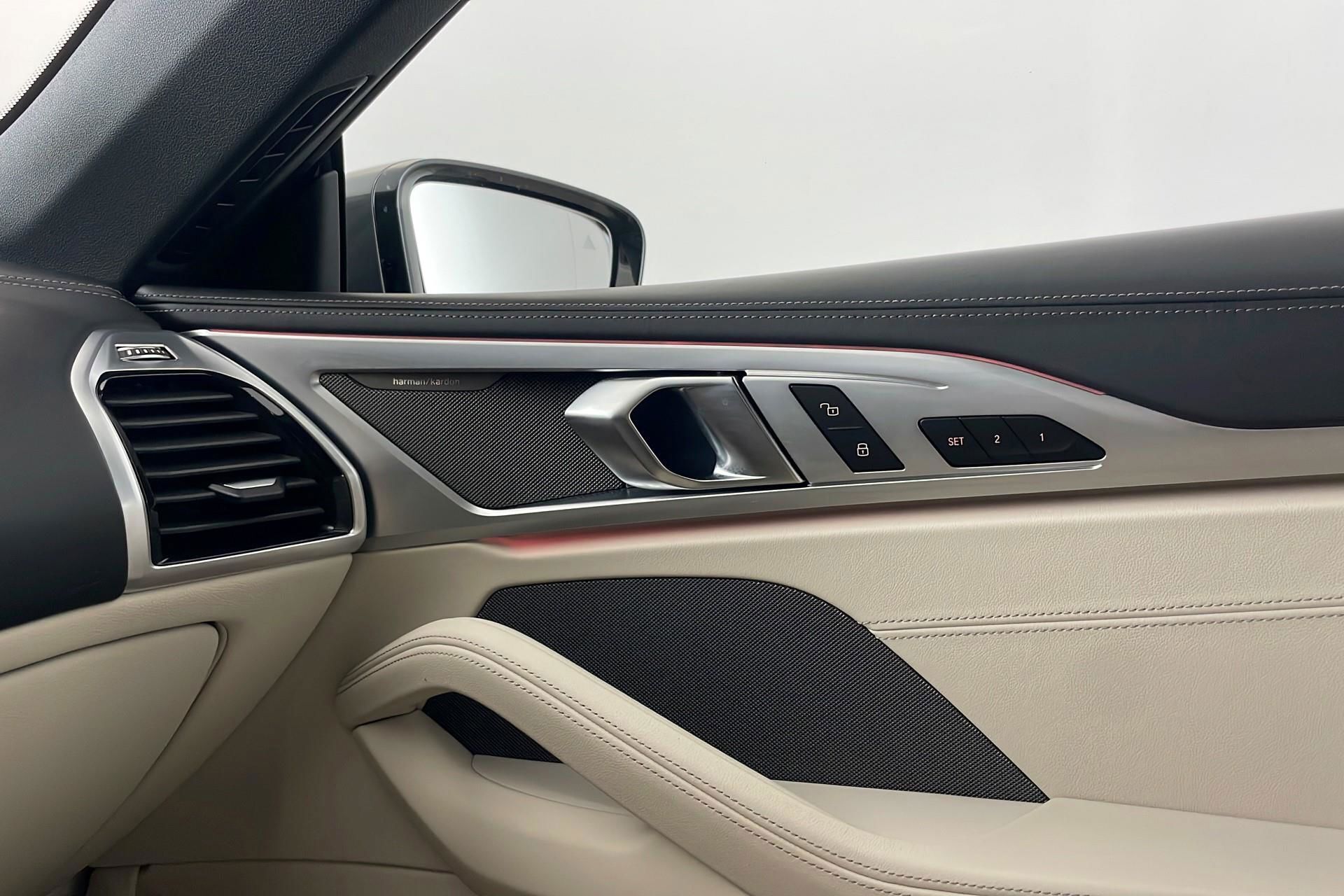 Grå BMW 840i fra 2019